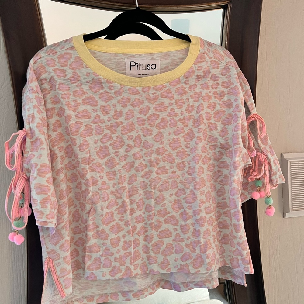 Cutest nwt PITUSA crop top shirt 
Darling tie tassels on sleeves SZ standard